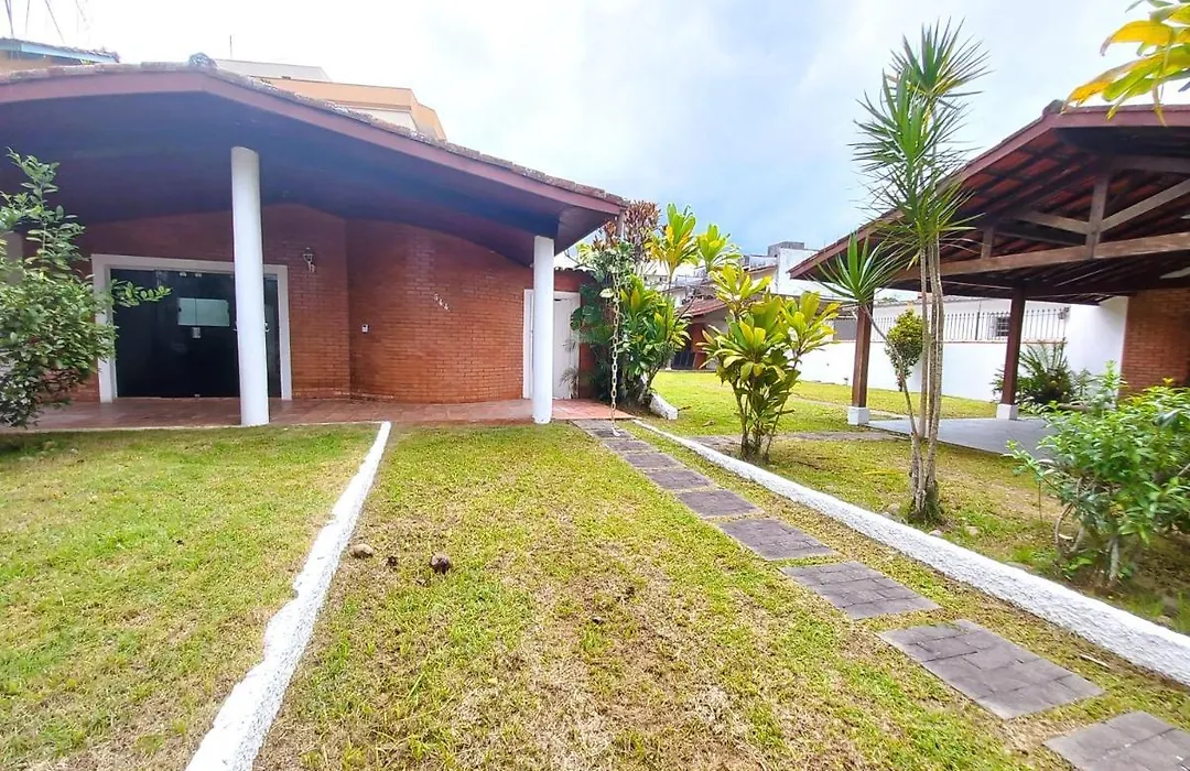 Casa Jardim com 5 quartos em Ubatuba-1